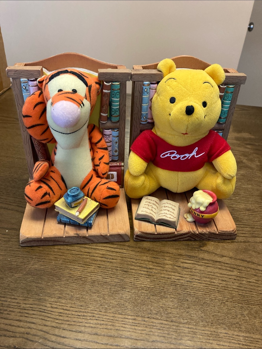 Vintage 2001 Disney Winnie the Pooh & Tigger Plush Bookend Set